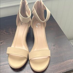 Elegant Cream Women's Sandals